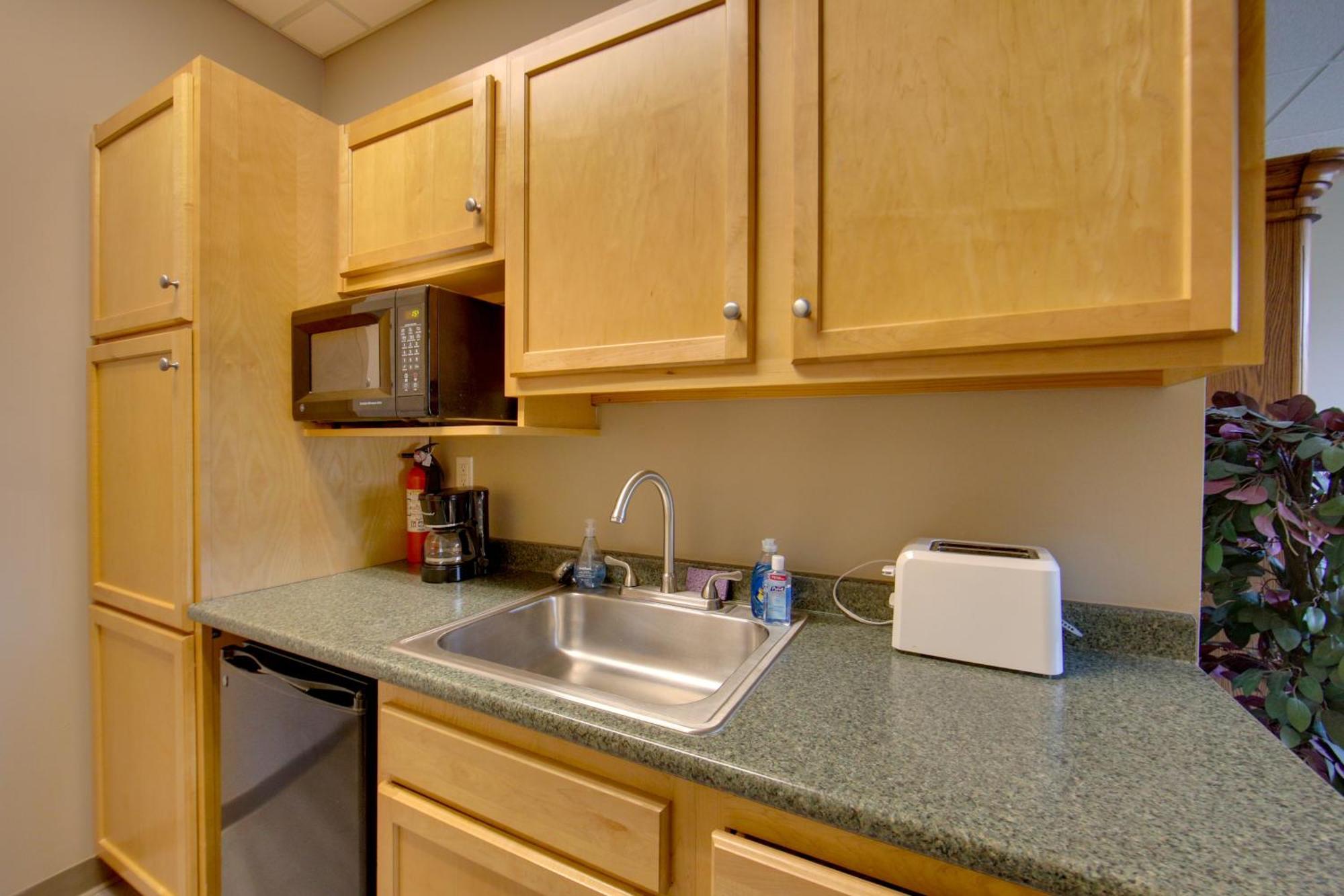 Vacation With Shared Amenities * New Kensington